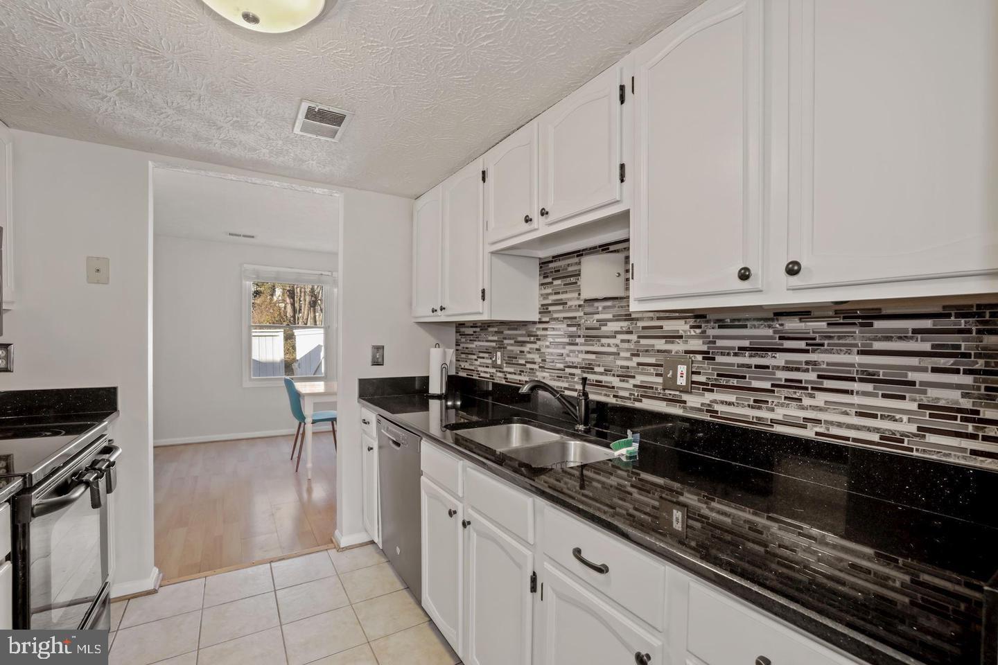 1538 TWISTED OAK DRIVE