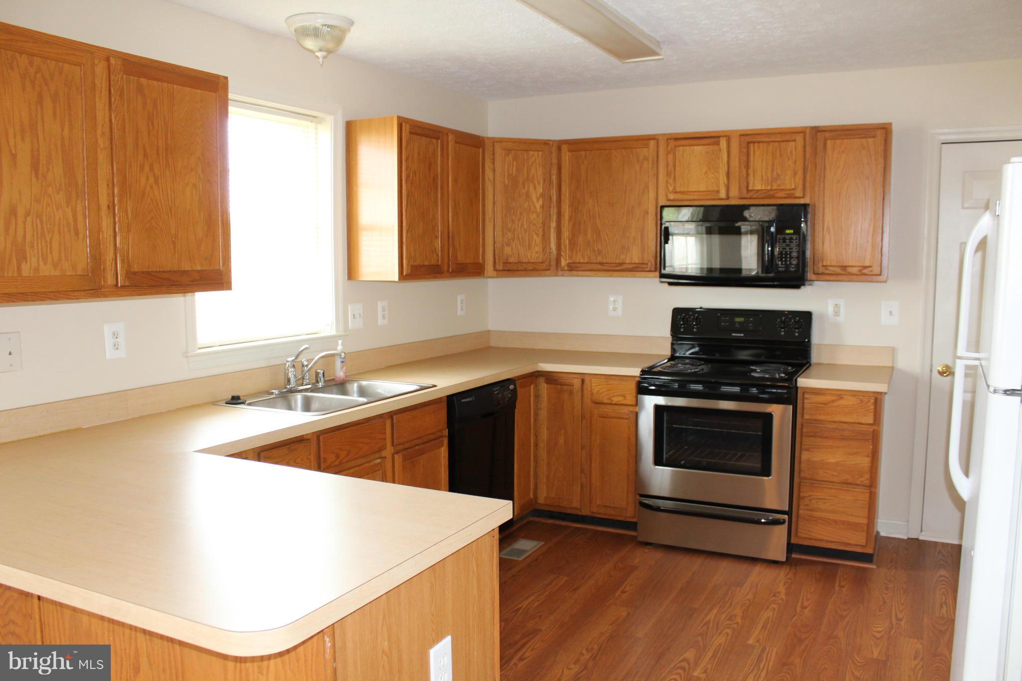 HAMILTONS CROSSING - Residential Lease