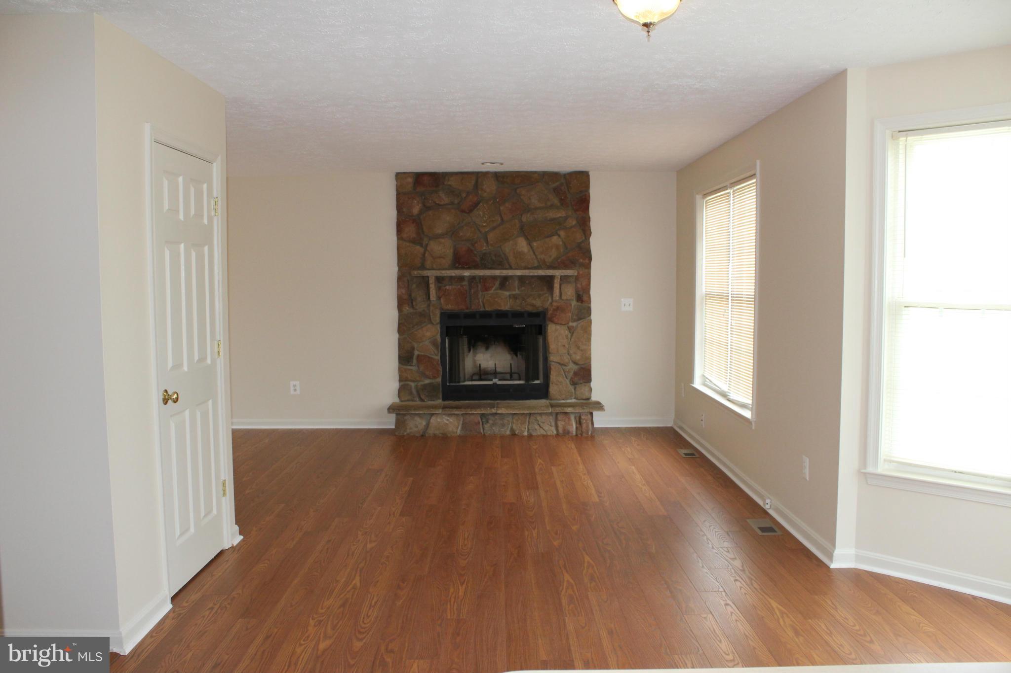 HAMILTONS CROSSING - Residential Lease