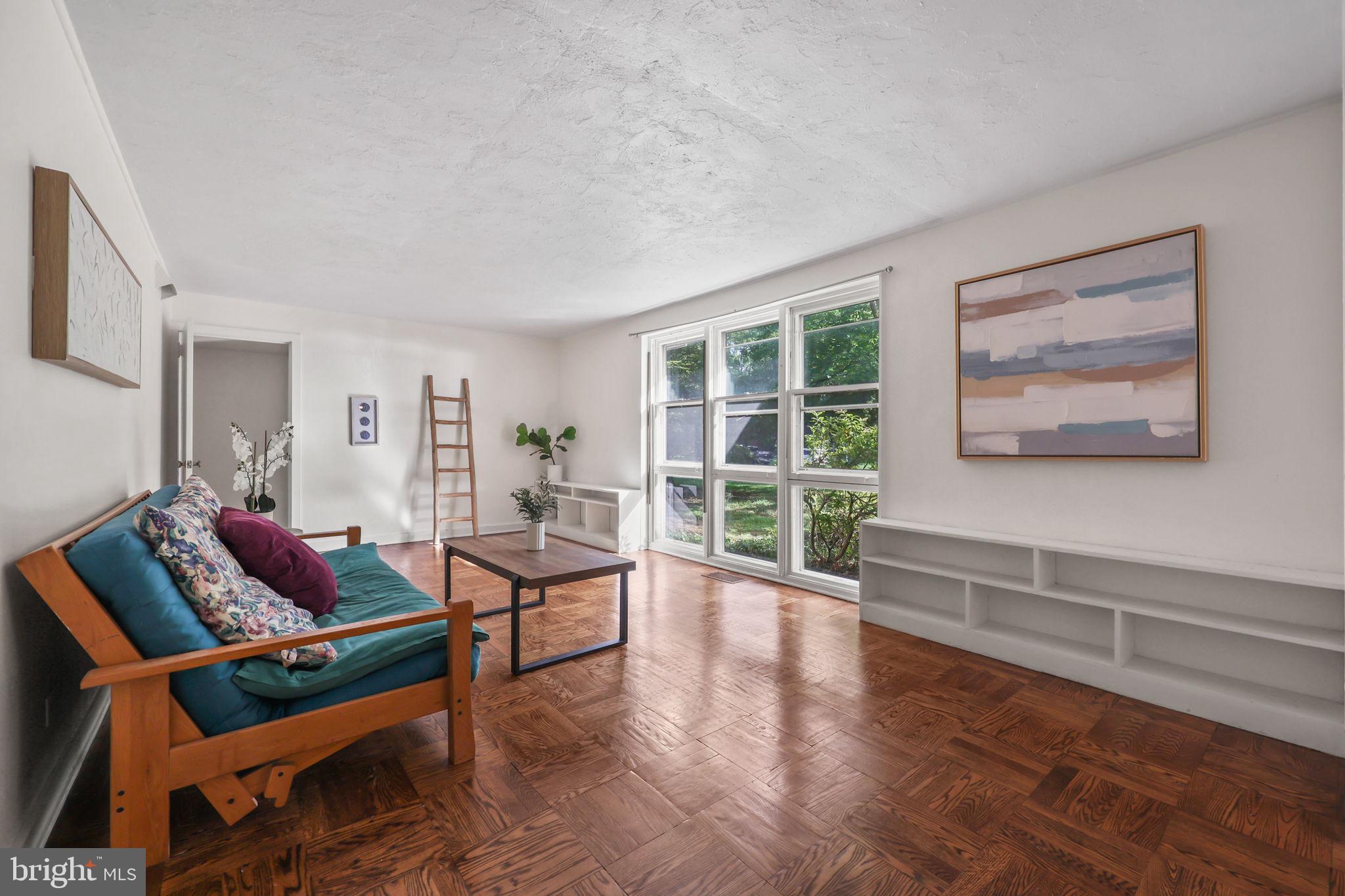 20 FARM LANE