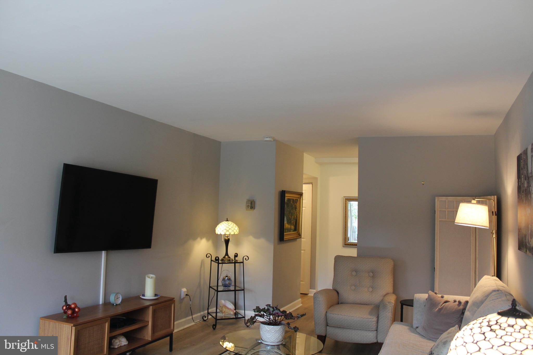 HAWTHORNE VILLAGE - Residential