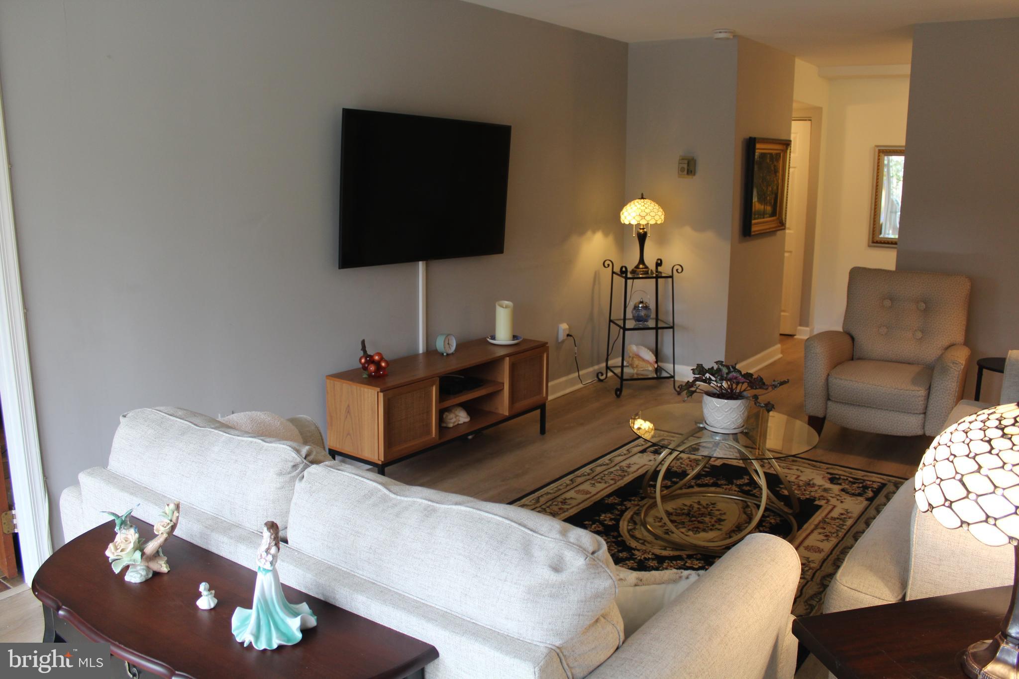 HAWTHORNE VILLAGE - Residential