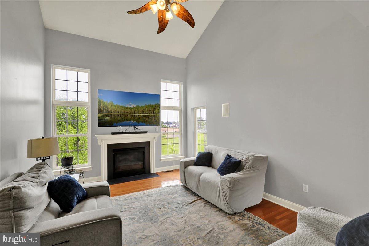 LINCOLNS MEADOW - Residential