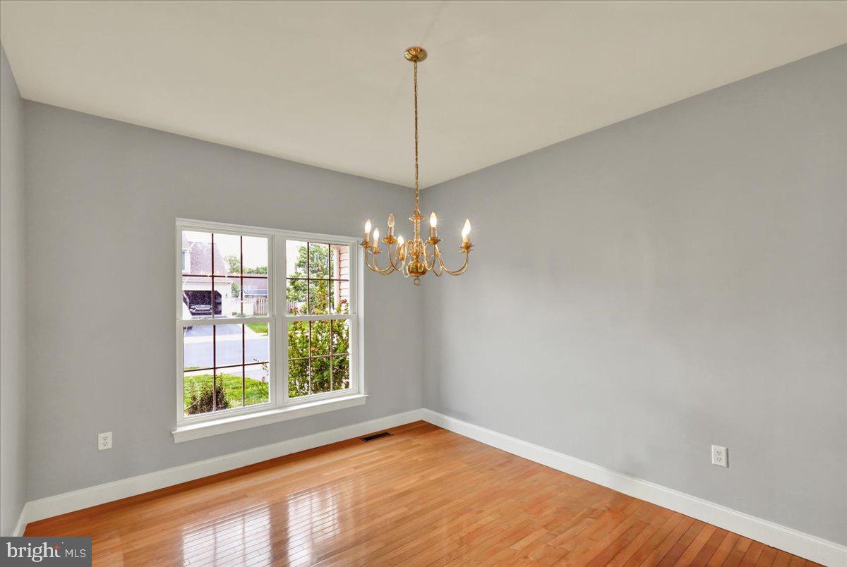 LINCOLNS MEADOW - Residential