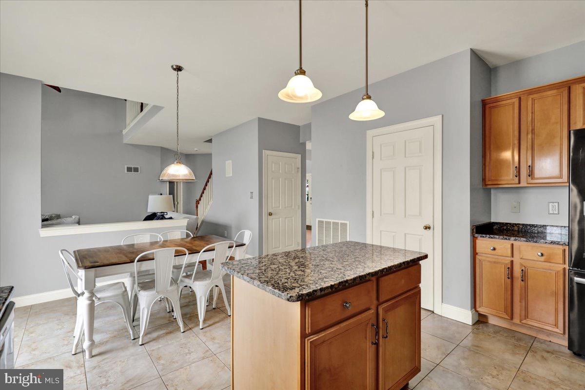 LINCOLNS MEADOW - Residential