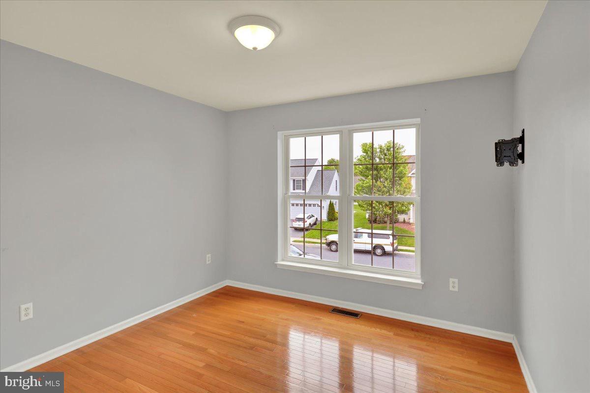 LINCOLNS MEADOW - Residential