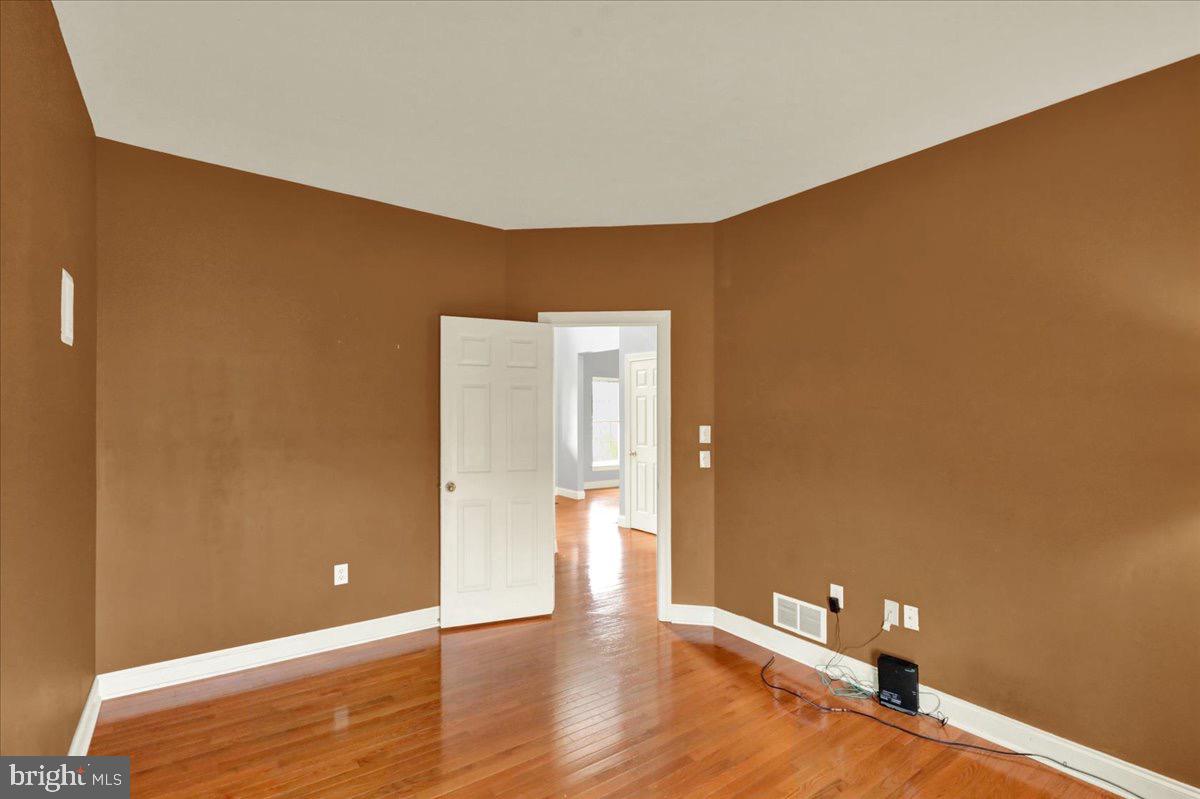 LINCOLNS MEADOW - Residential