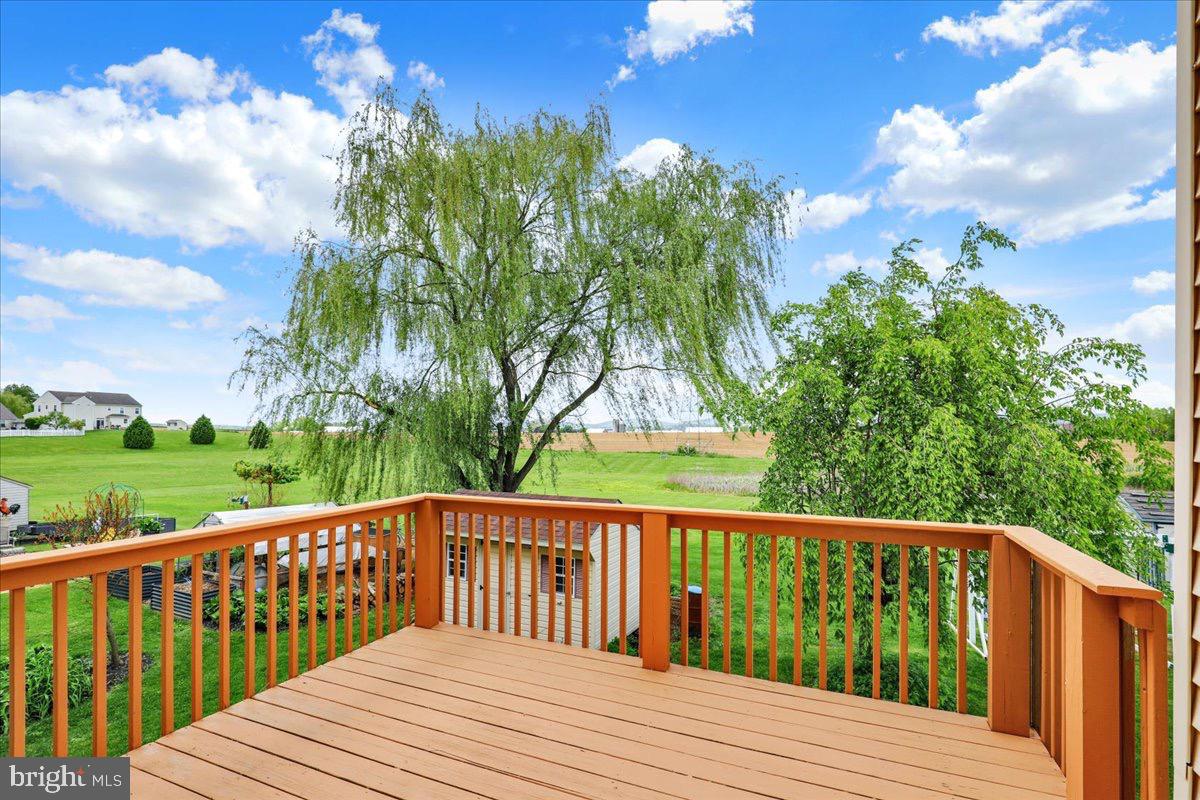 LINCOLNS MEADOW - Residential