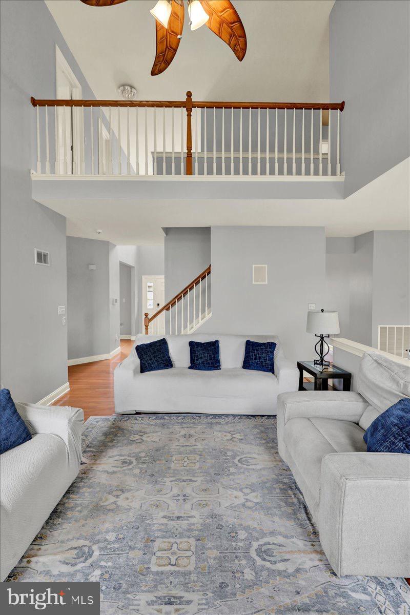 LINCOLNS MEADOW - Residential