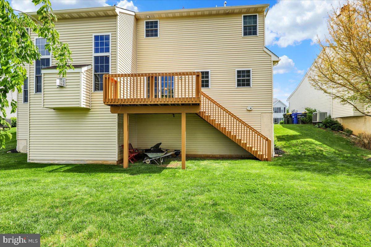 LINCOLNS MEADOW - Residential