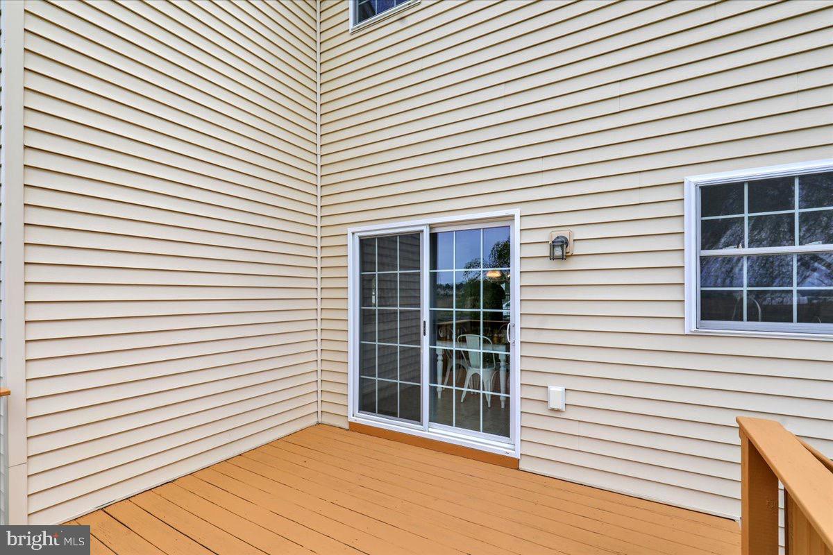 LINCOLNS MEADOW - Residential