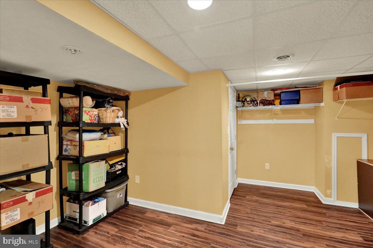 LINCOLNS MEADOW - Residential