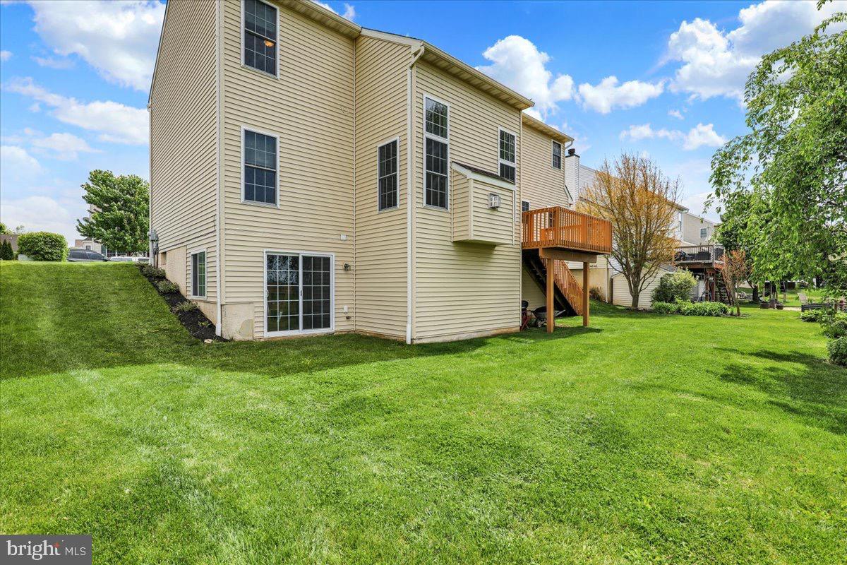 LINCOLNS MEADOW - Residential