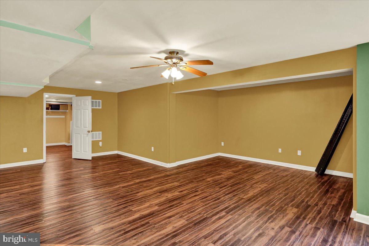 LINCOLNS MEADOW - Residential