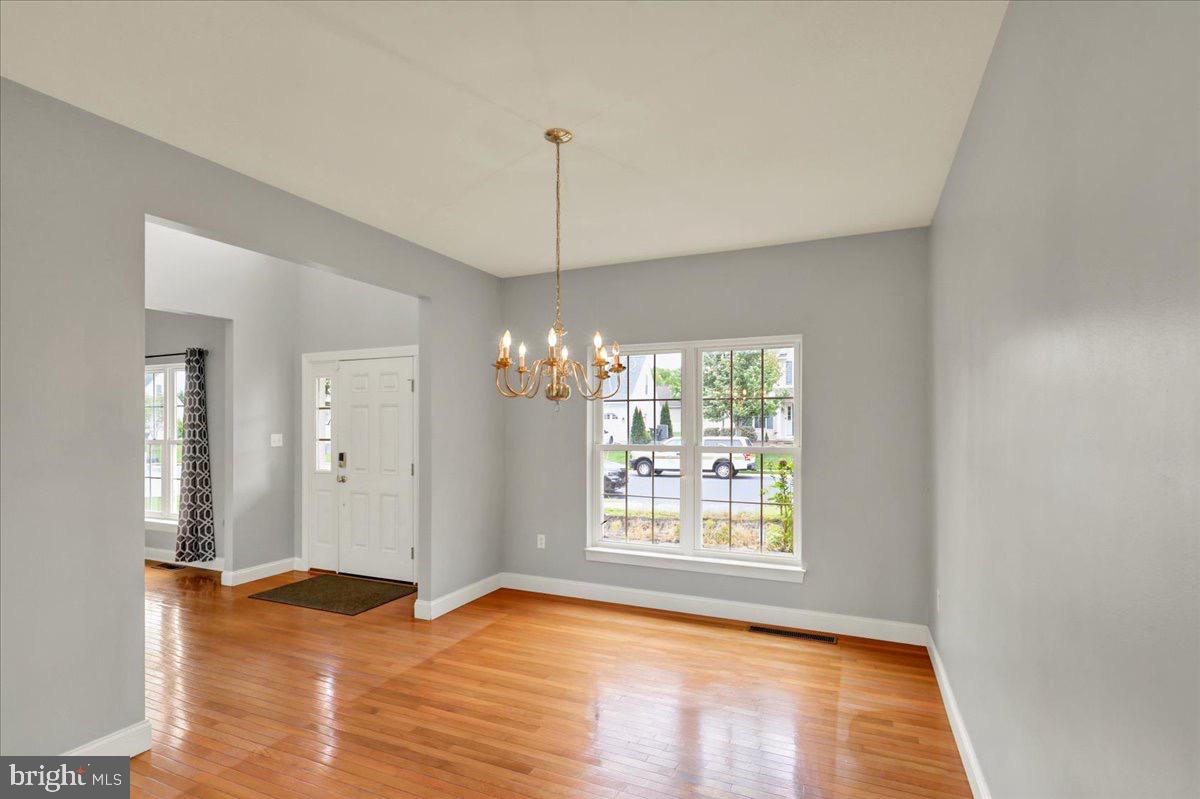 LINCOLNS MEADOW - Residential