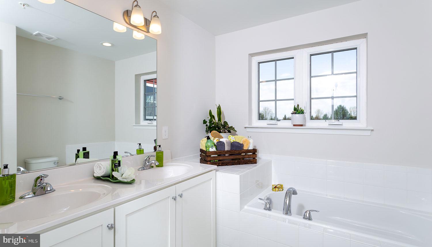 TOWNES AT TATE MANOR - Residential