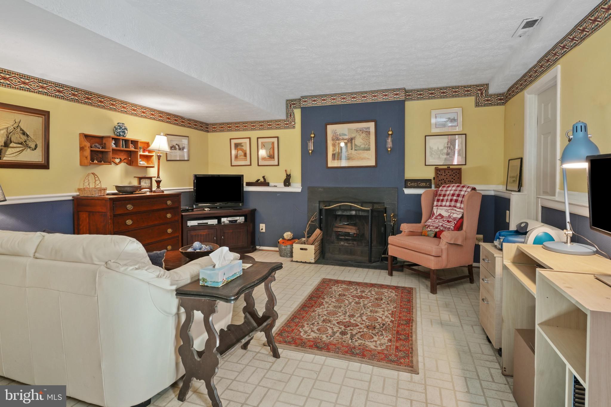 BAY COUNTRY - Residential