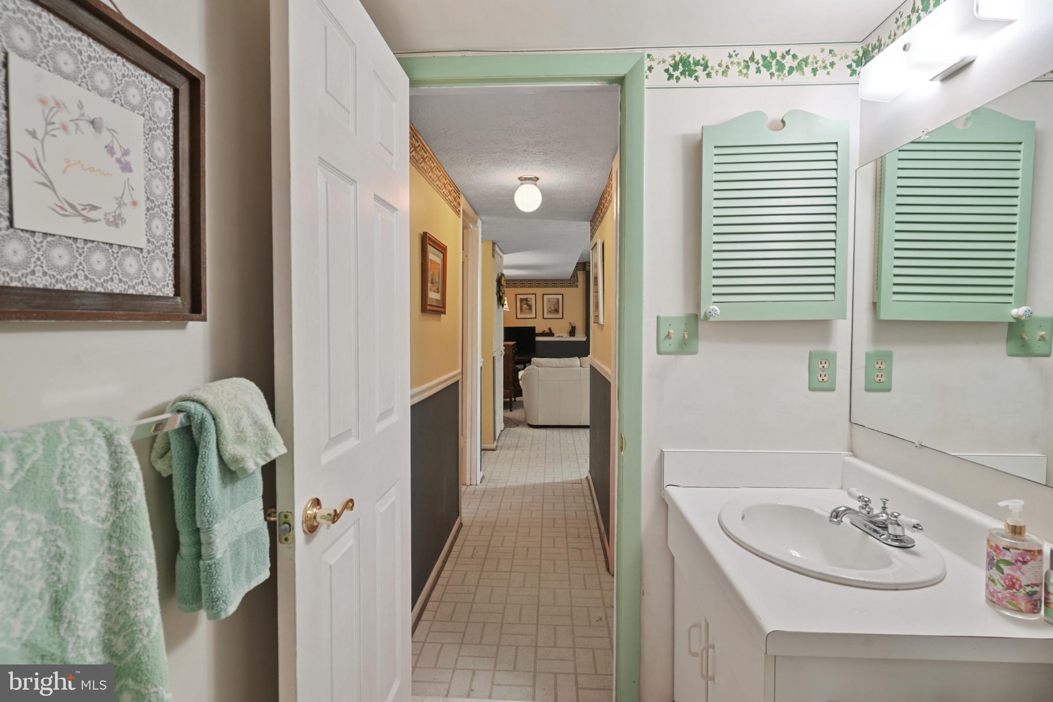 BAY COUNTRY - Residential