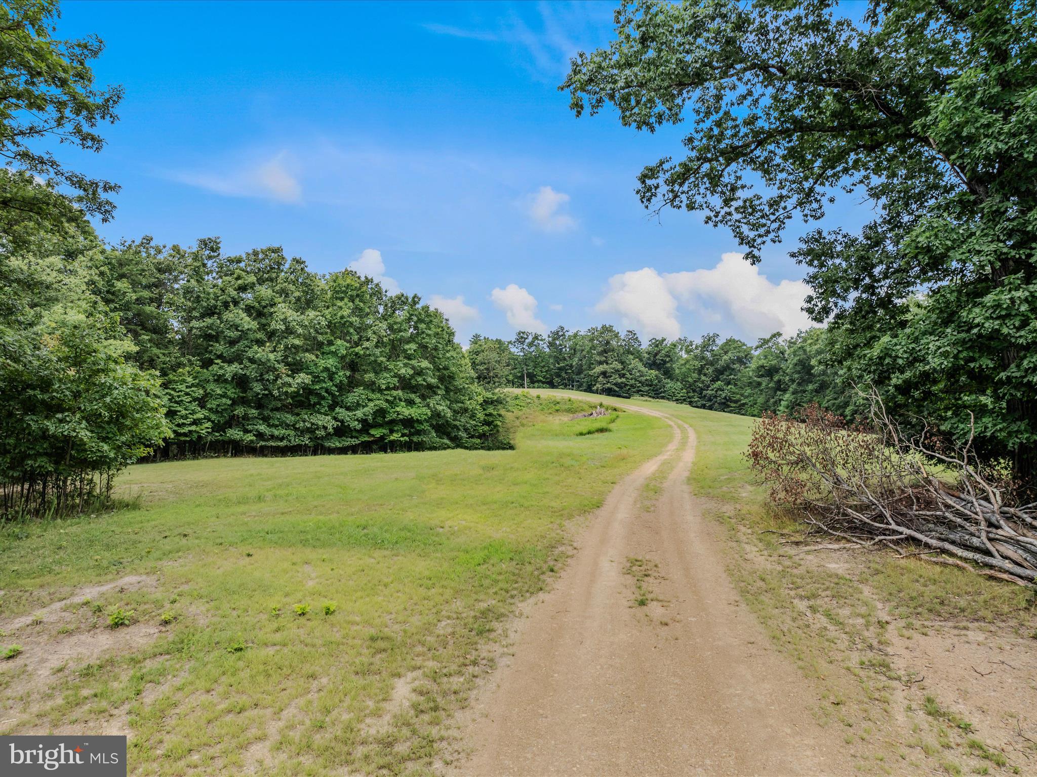 FAIRVIEW OAKS - Land