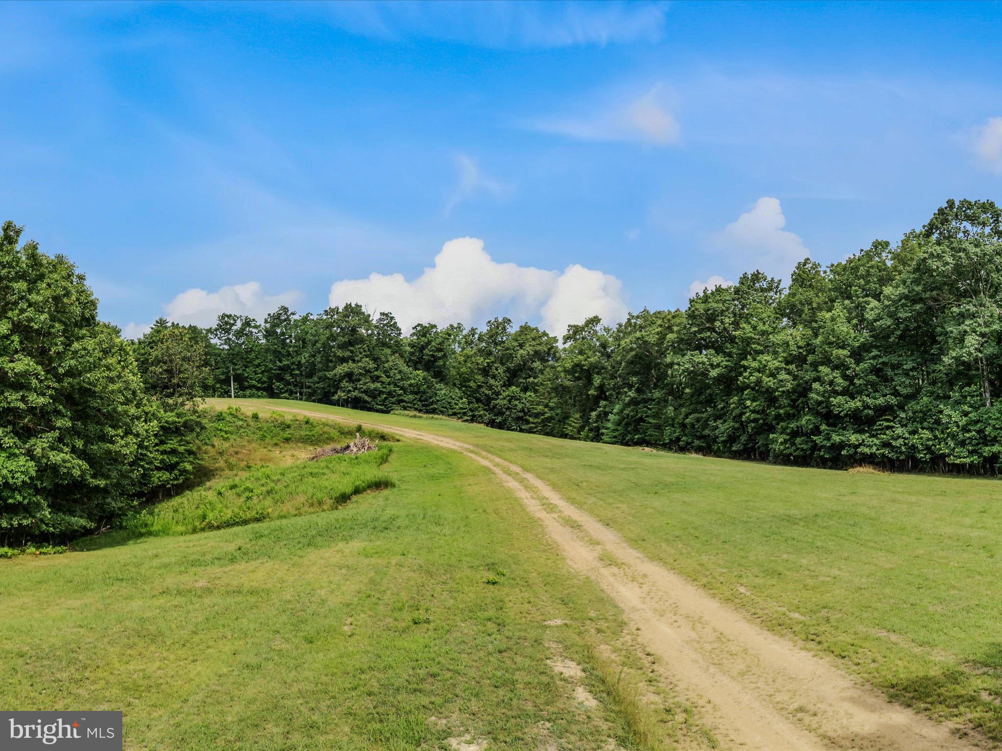 FAIRVIEW OAKS - Land