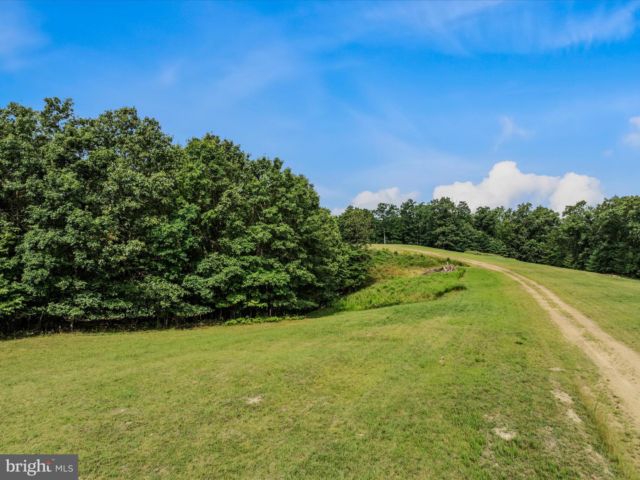 FAIRVIEW OAKS - Land
