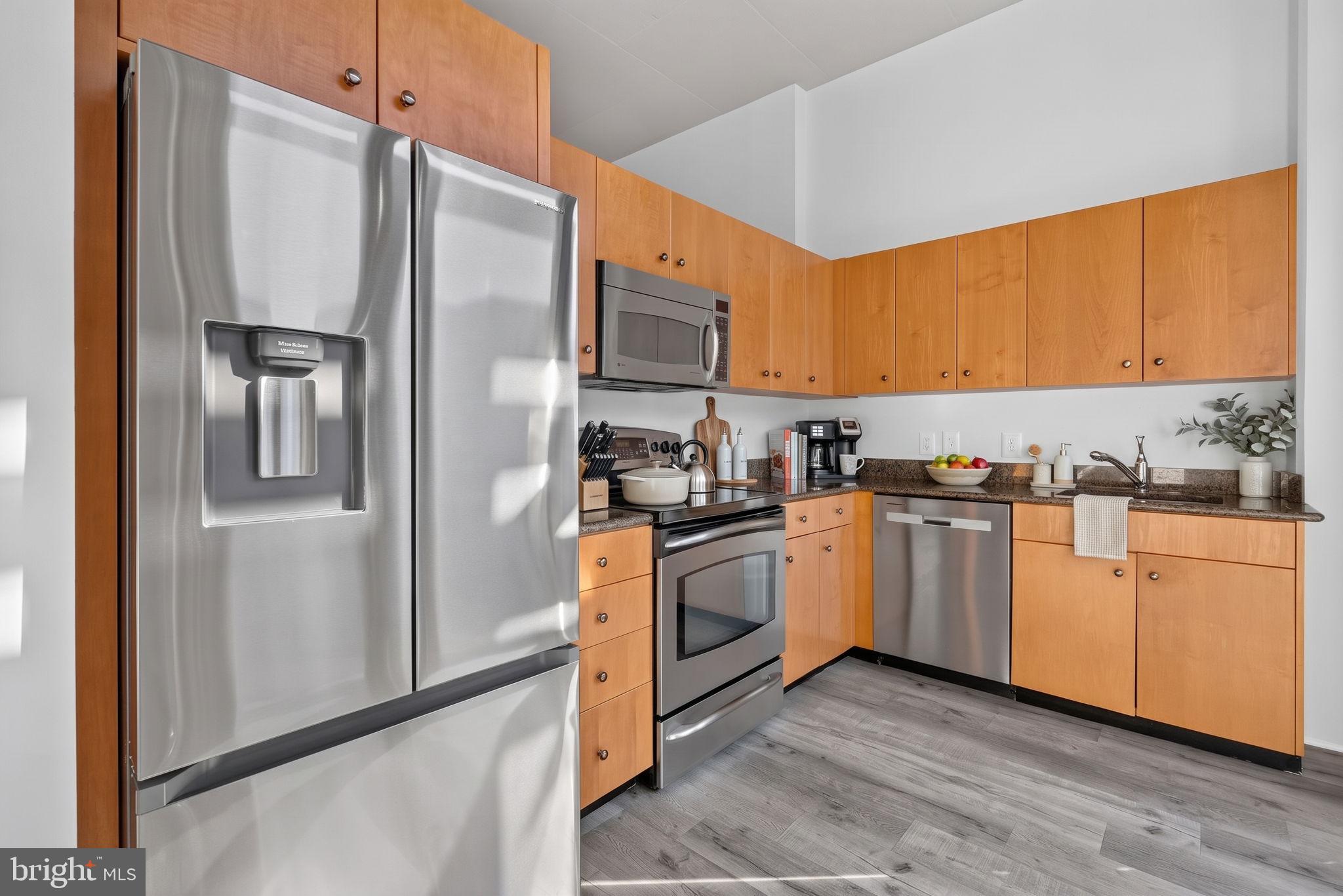 520 JOHN CARLYLE STREET 422