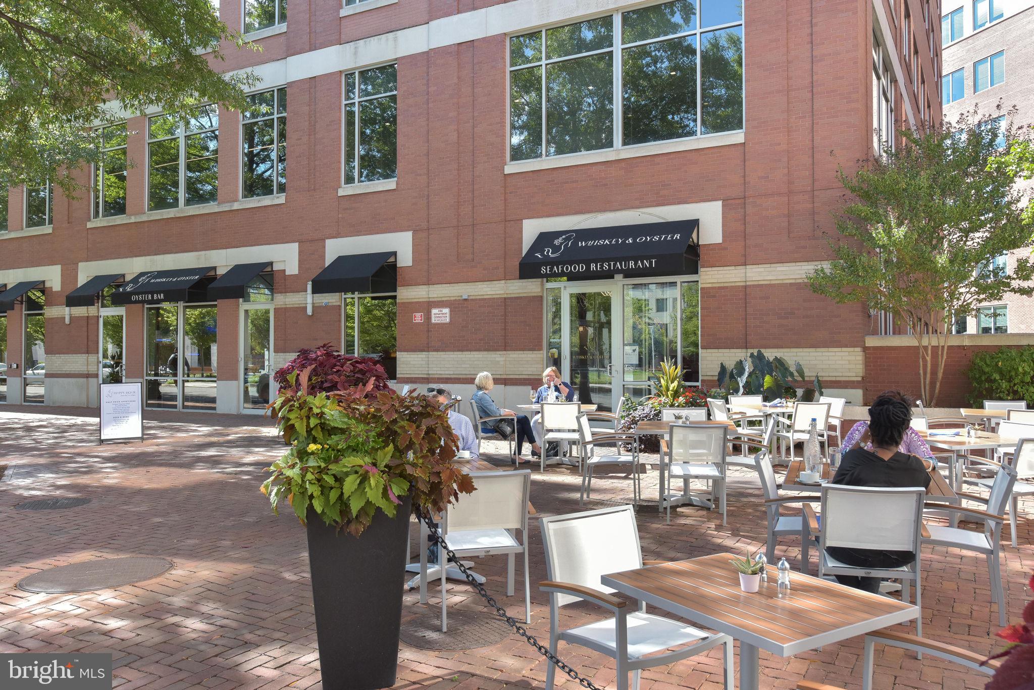 520 JOHN CARLYLE STREET 422