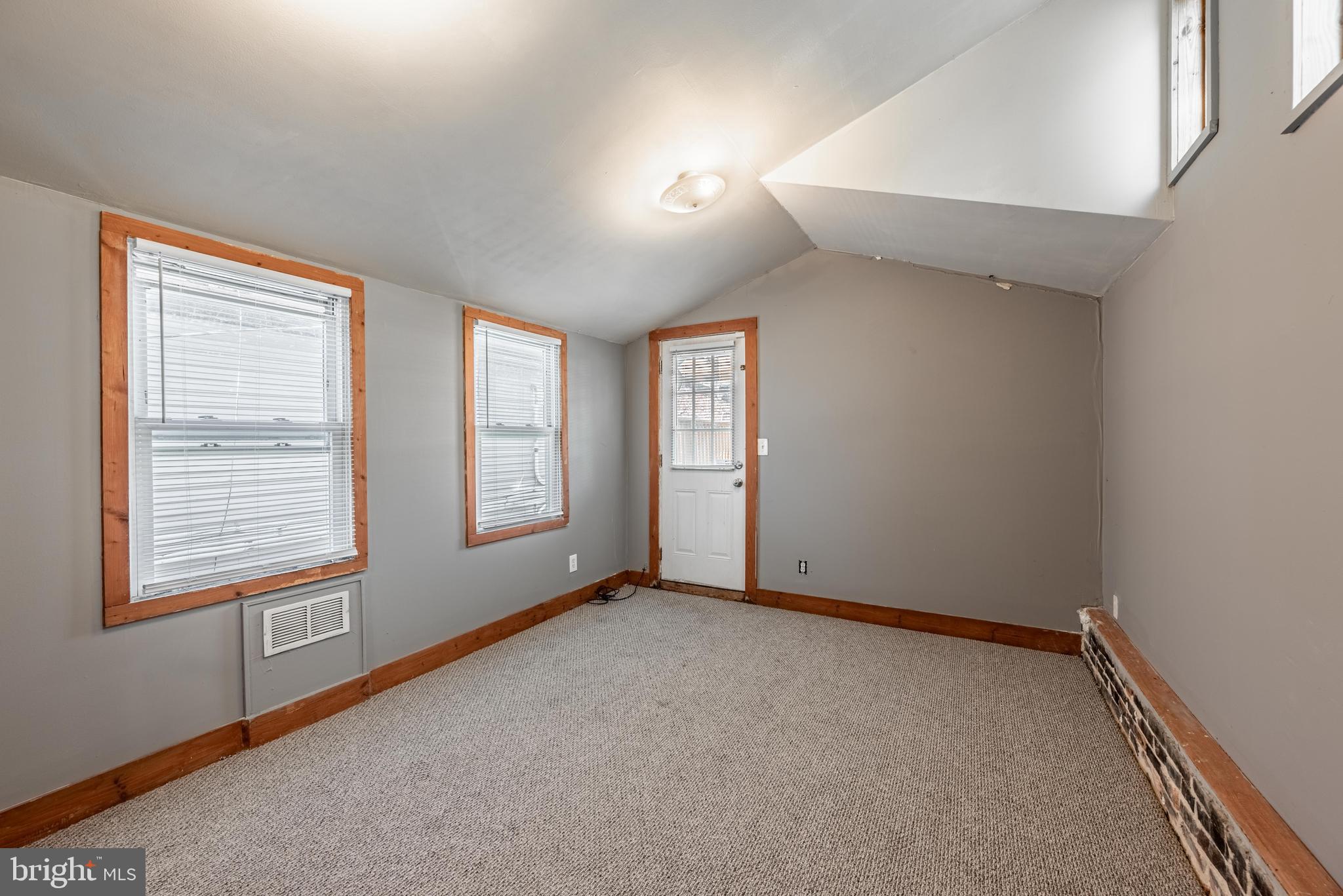 WASHINGTON HILL - Residential Lease