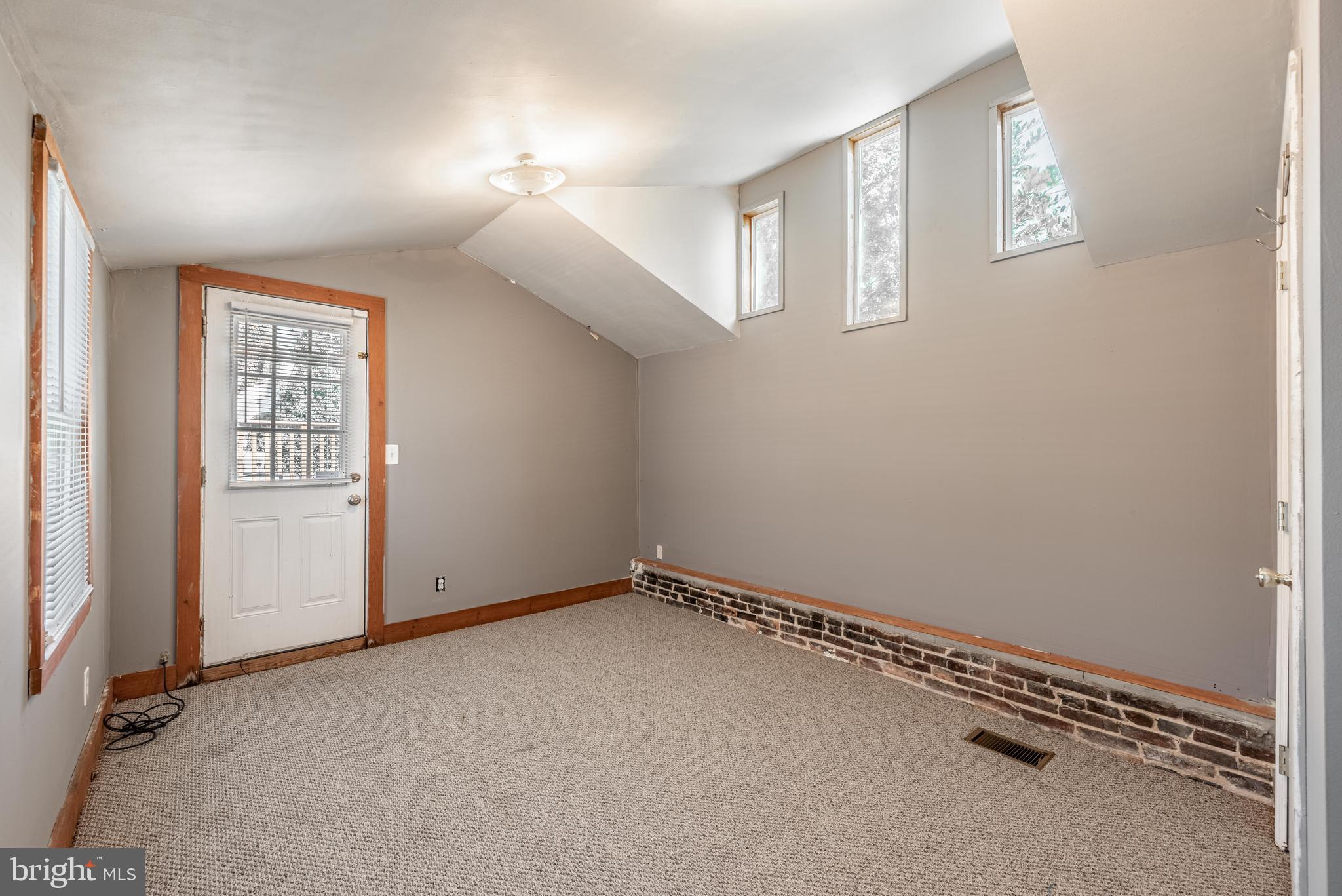 WASHINGTON HILL - Residential Lease