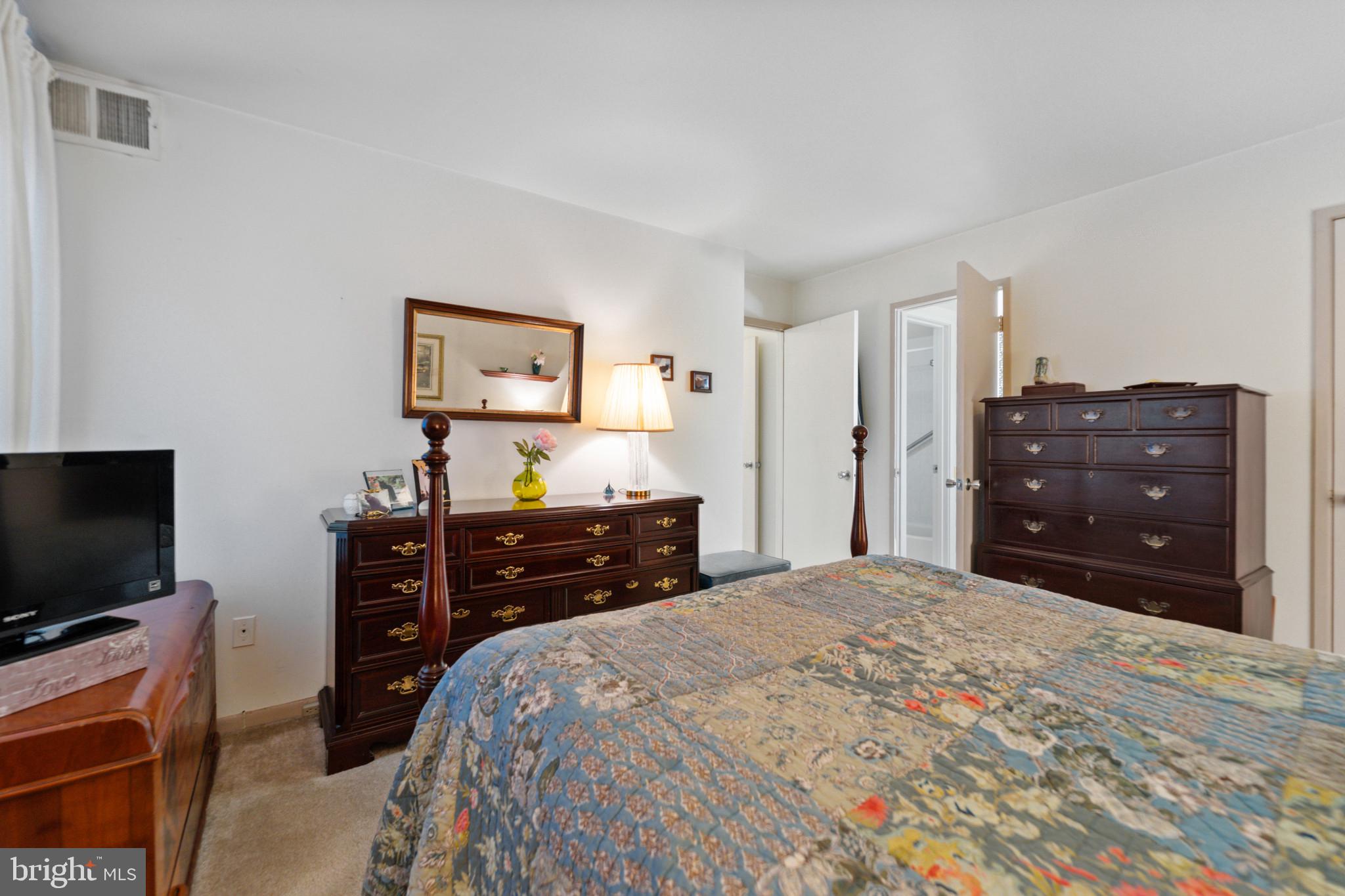 OAKLAND MILLS - Residential