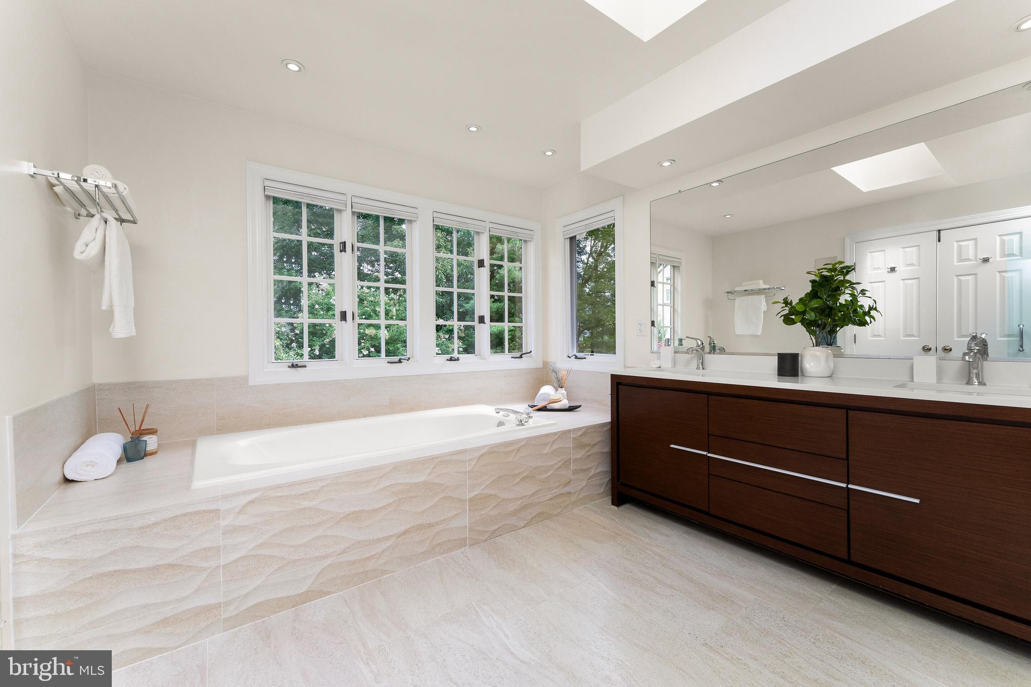 CARDINAL HILL - Residential