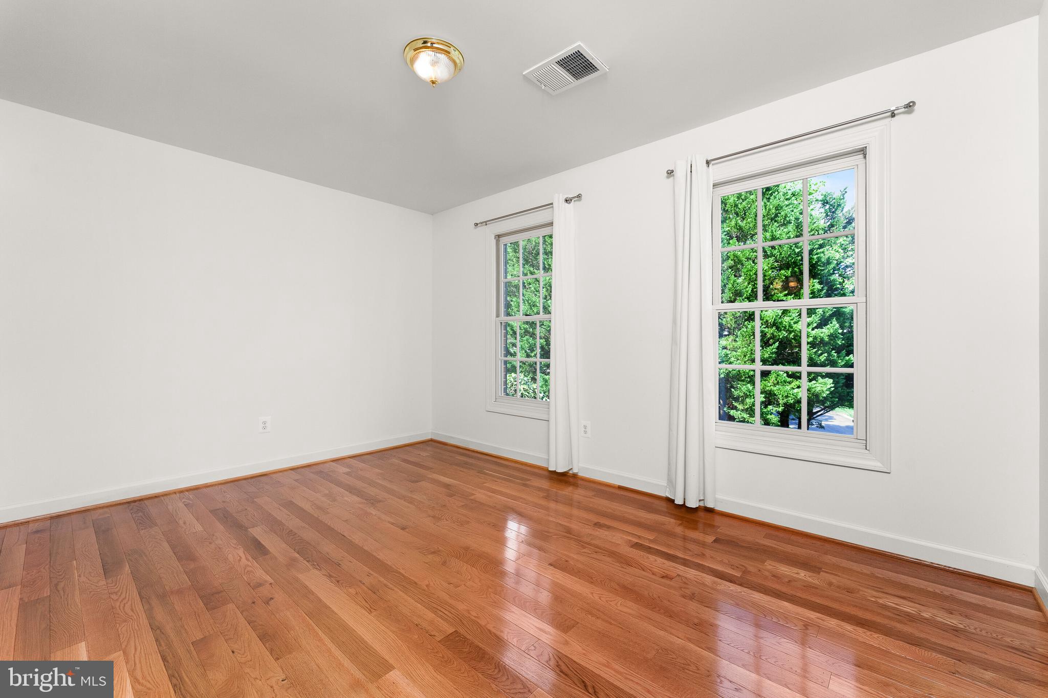 CARDINAL HILL - Residential