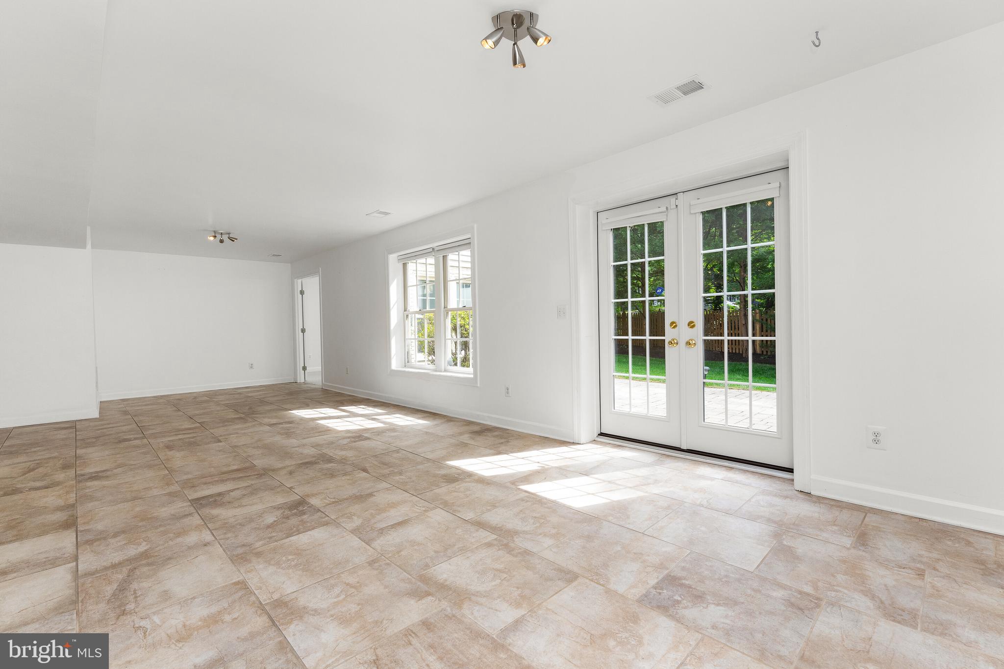 CARDINAL HILL - Residential