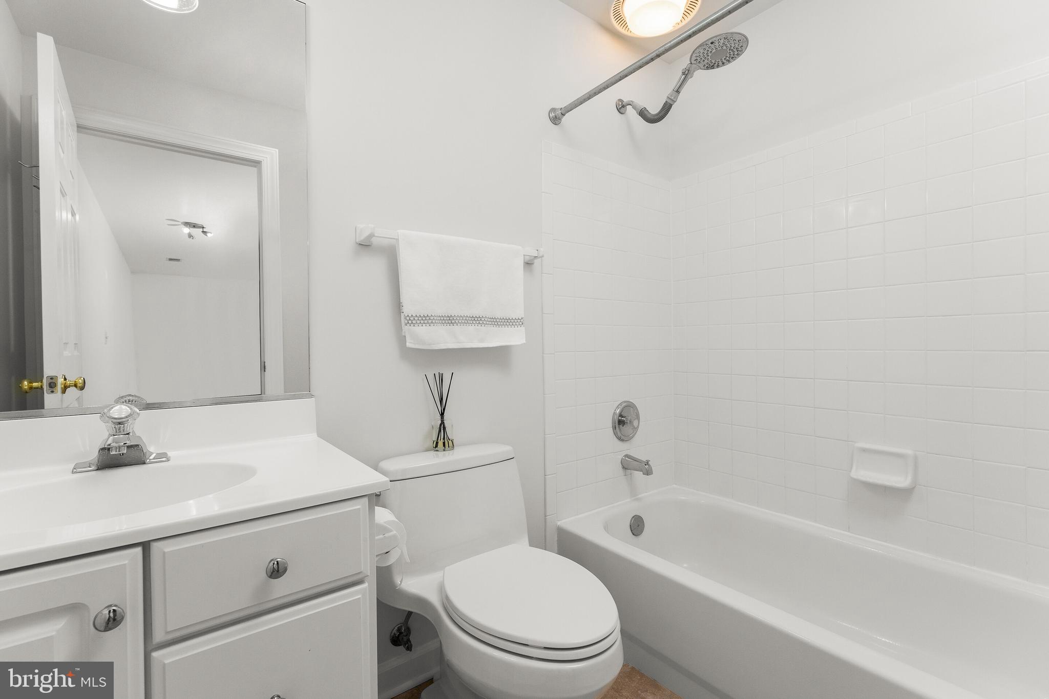 CARDINAL HILL - Residential