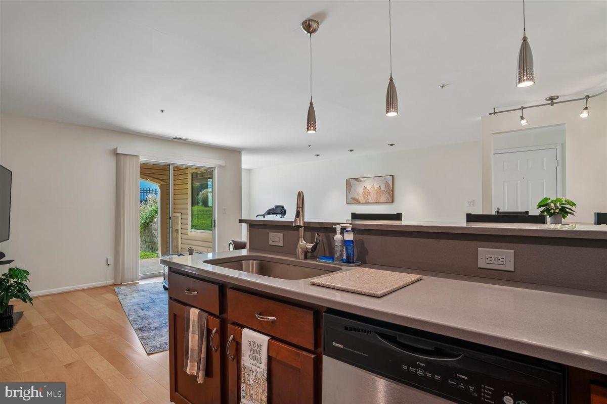 10 HEARTHSTONE COURT B