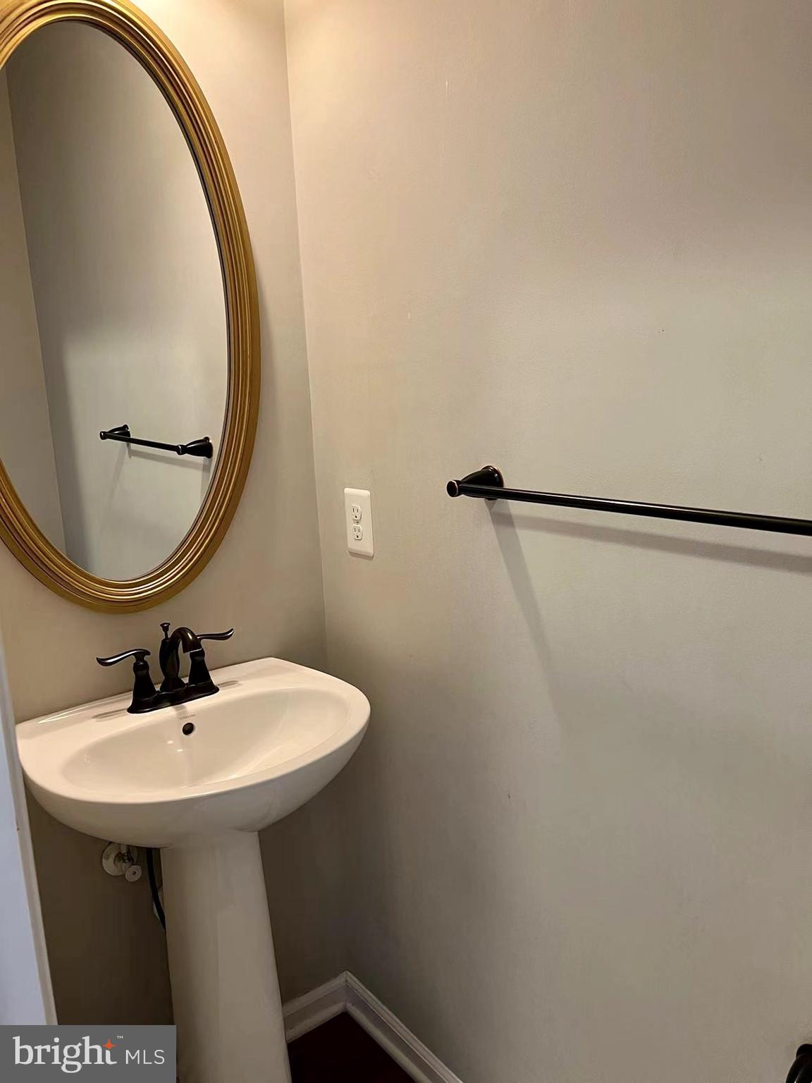 POTOMAC SHORES - Residential Lease