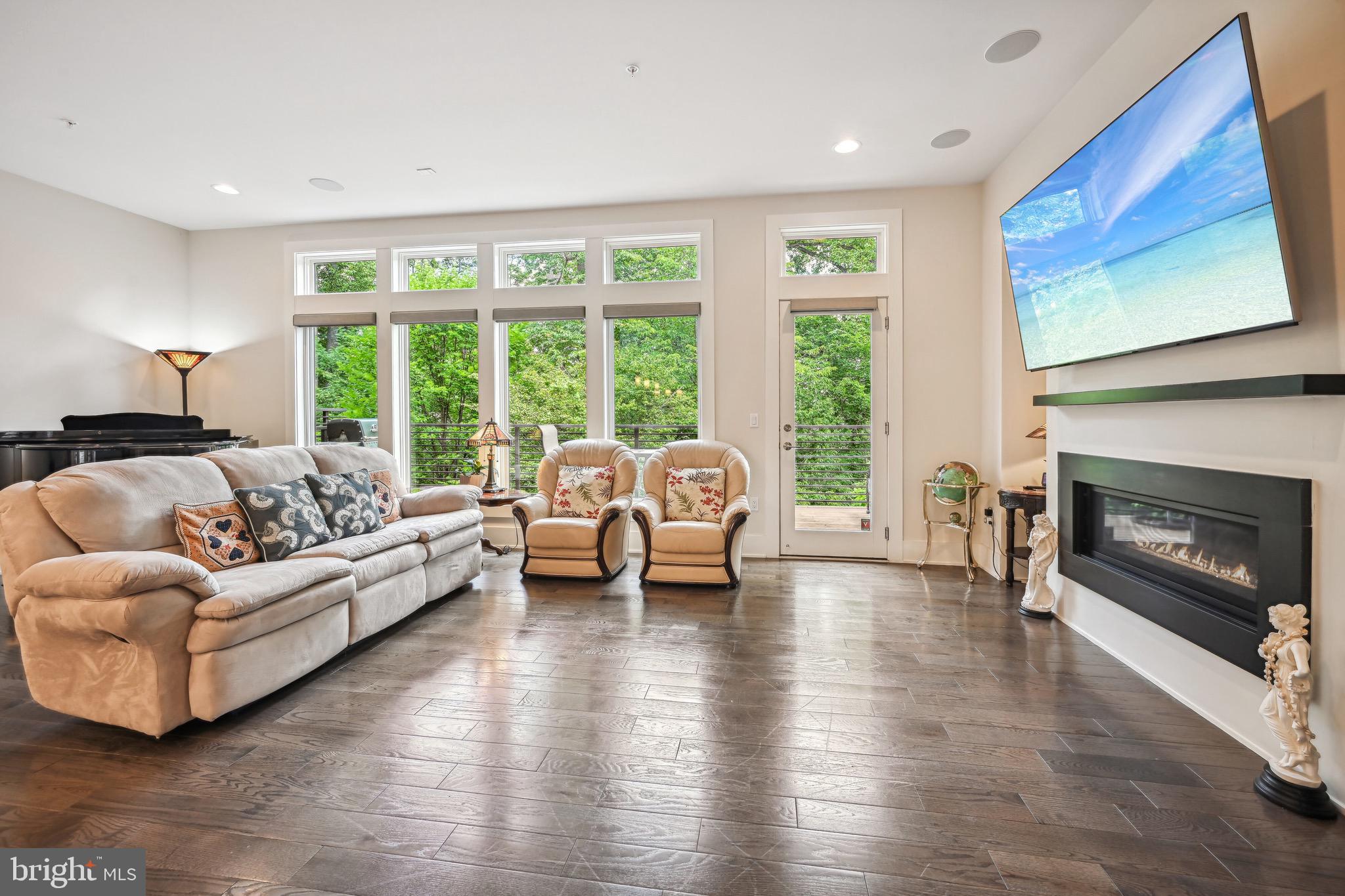 GROSVENOR HEIGHTS - Residential Lease