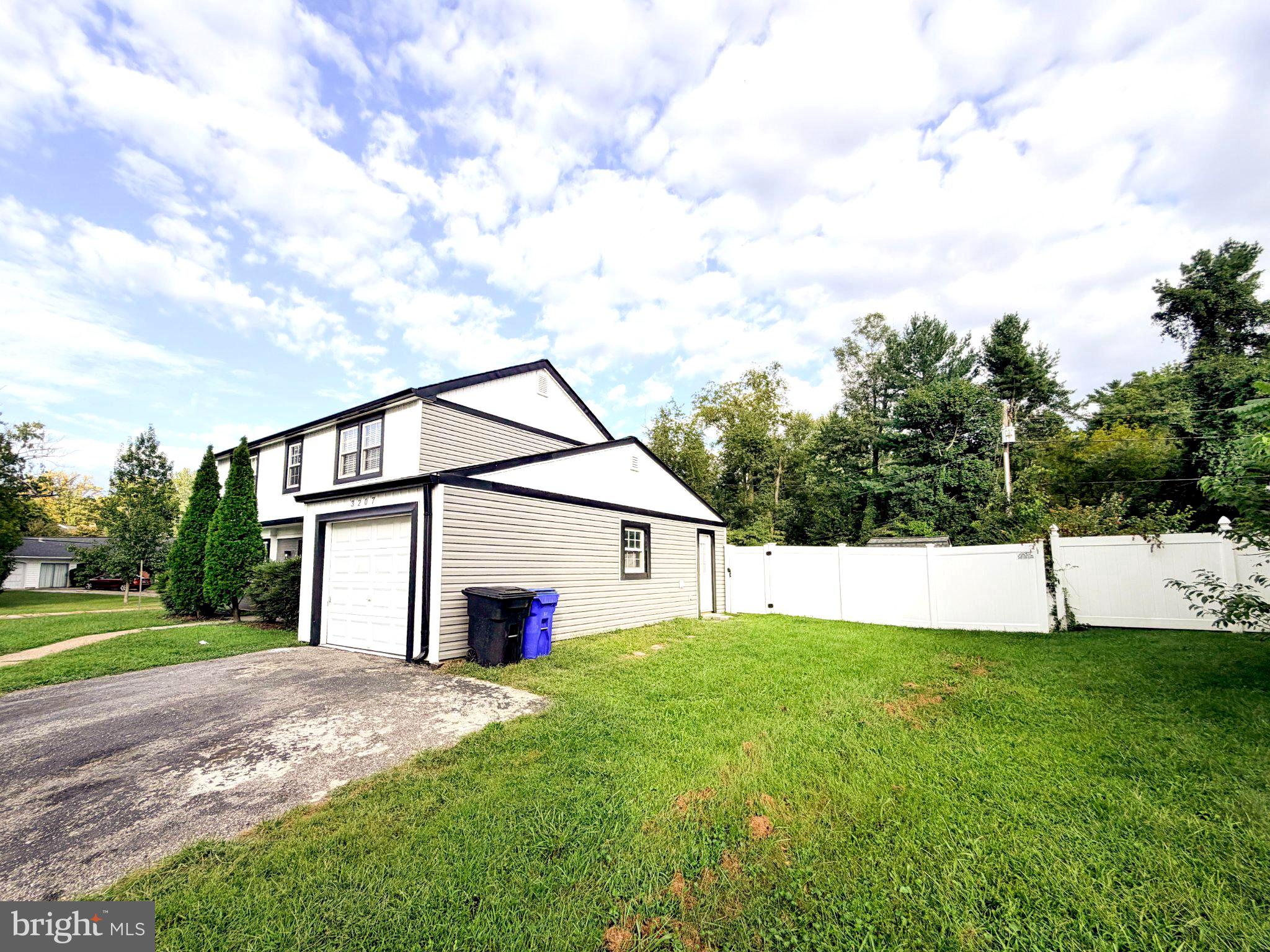 3207 SUPERIOR LANE