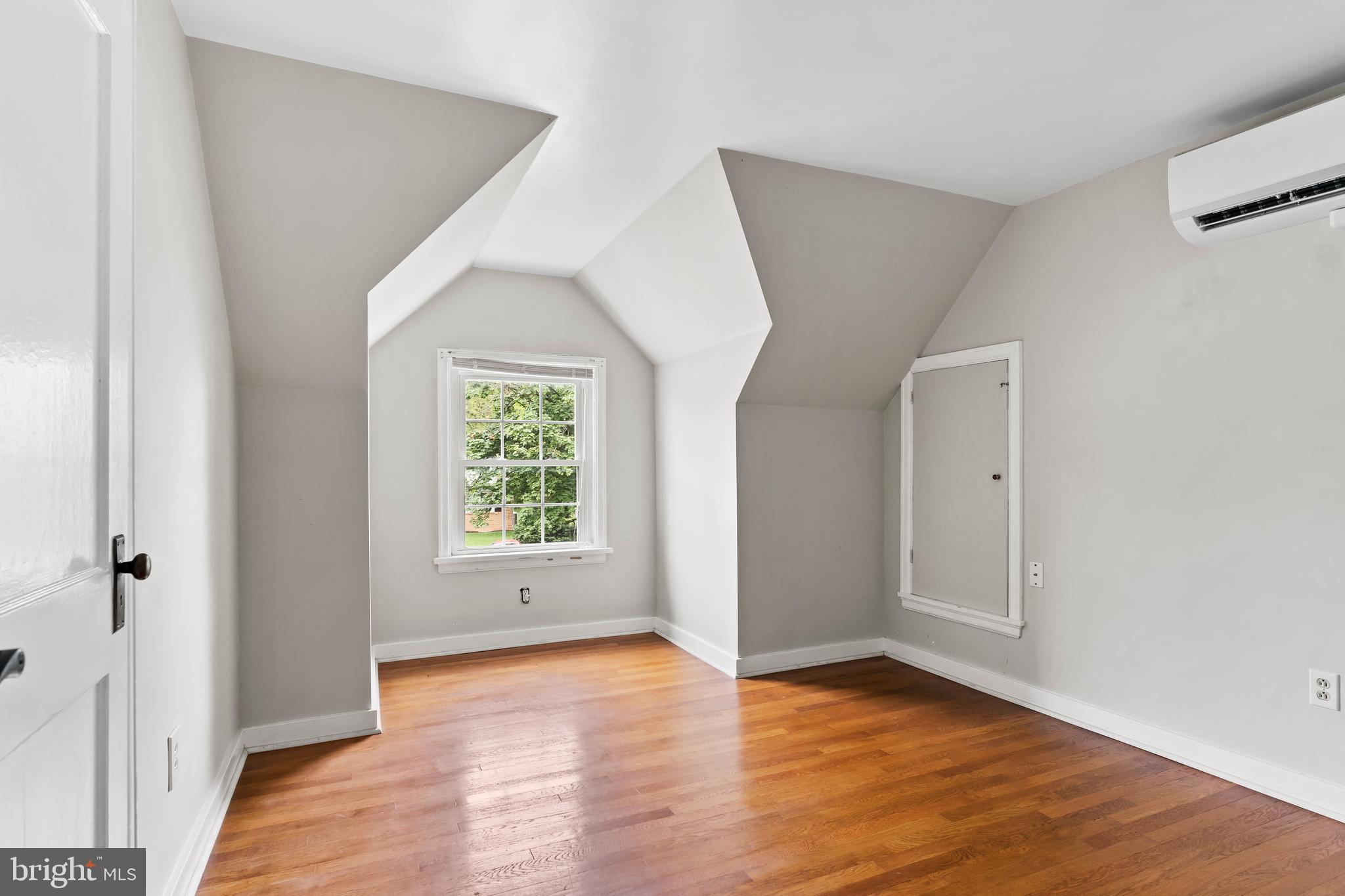 OAKWOOD PARK - Residential