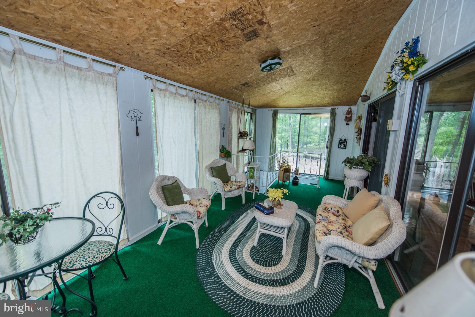 ROUSE MOUNTAIN - Residential