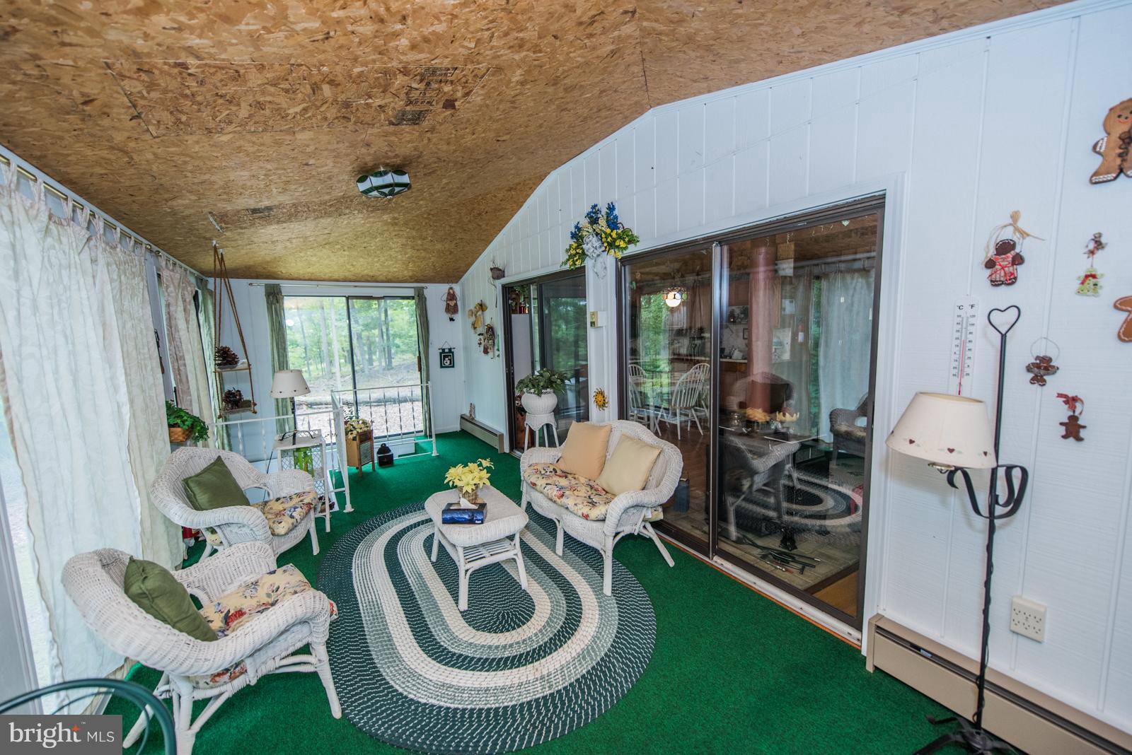 ROUSE MOUNTAIN - Residential