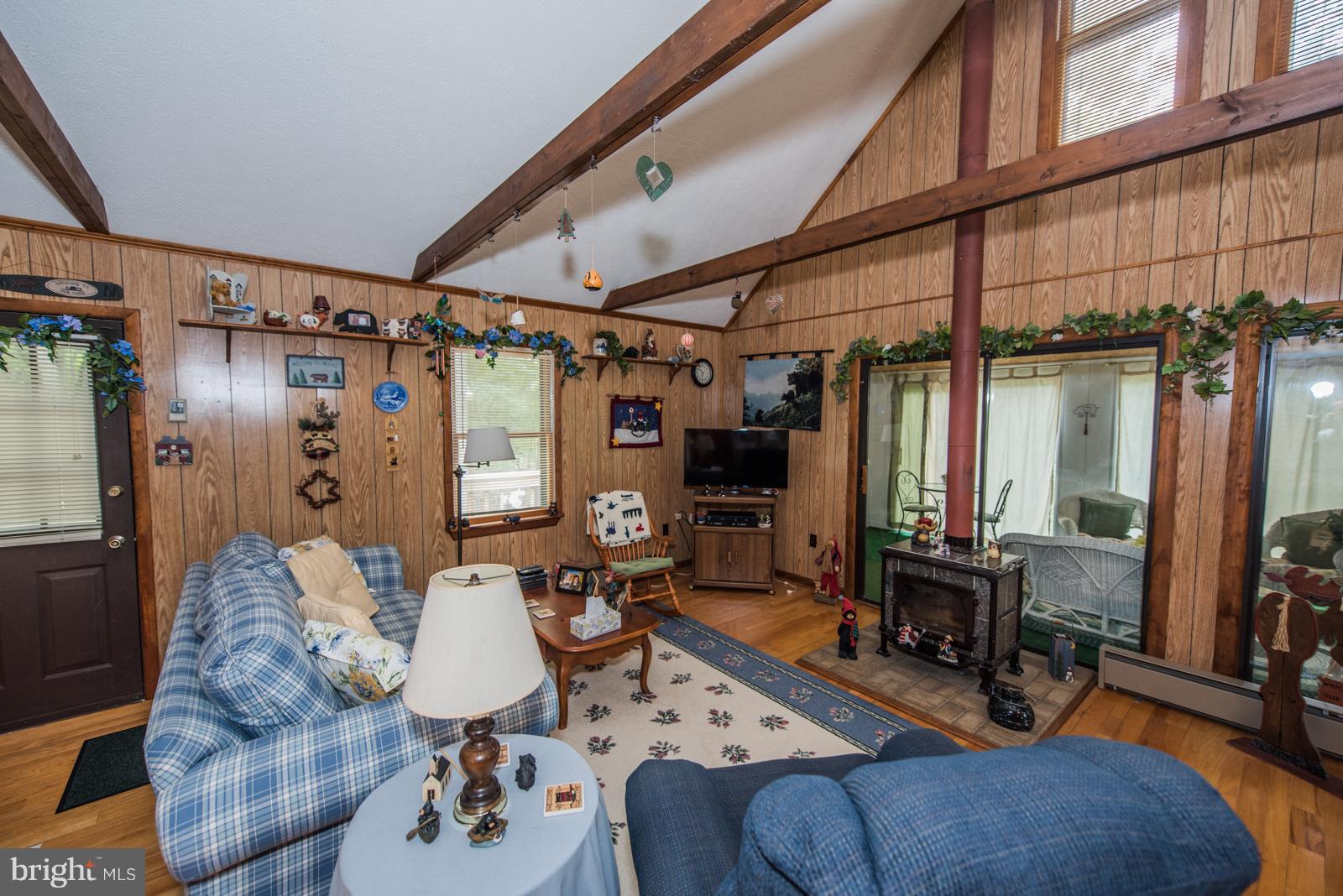 ROUSE MOUNTAIN - Residential