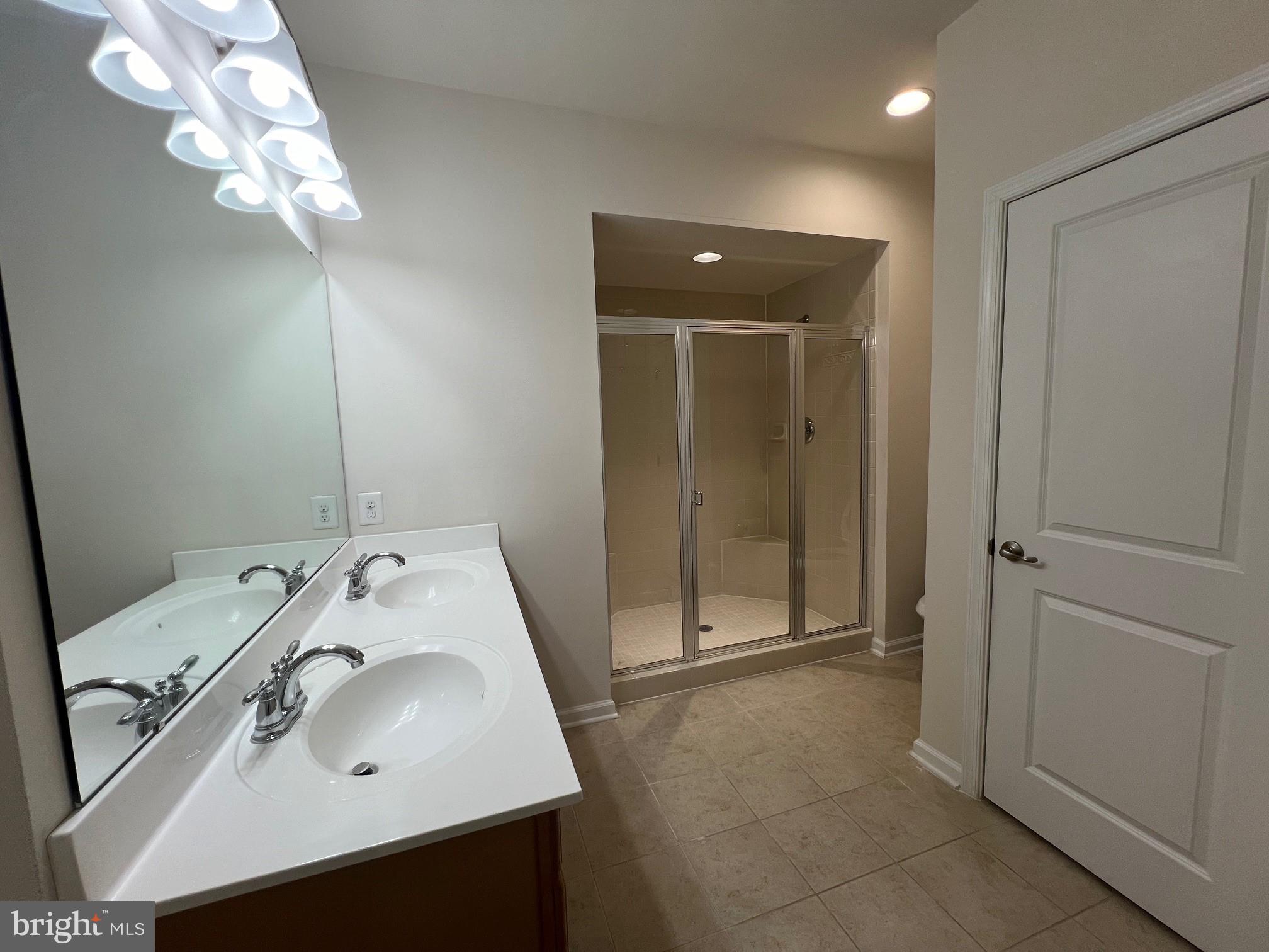 LINTON AT BALLENGER - Residential Lease