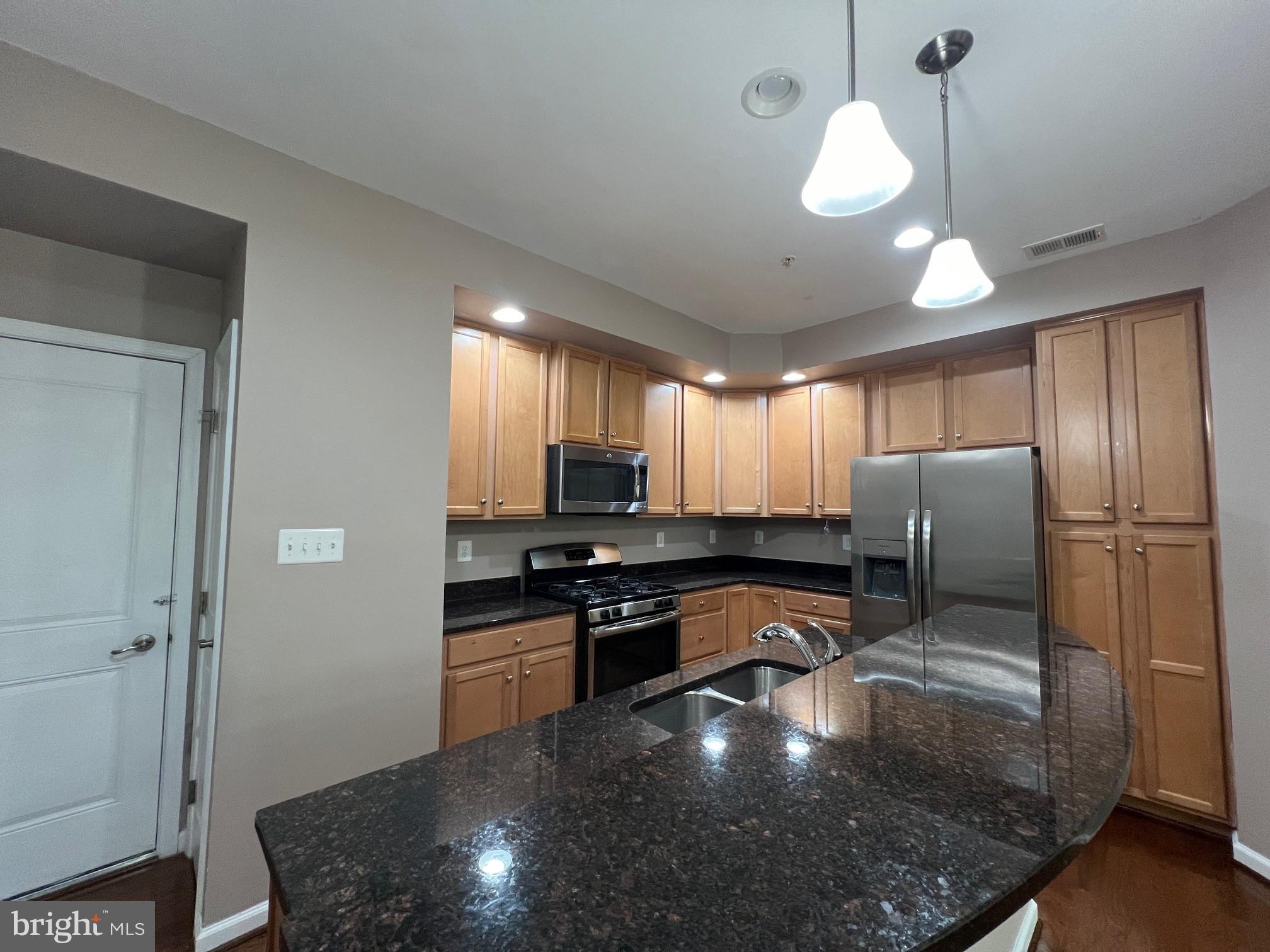 LINTON AT BALLENGER - Residential Lease