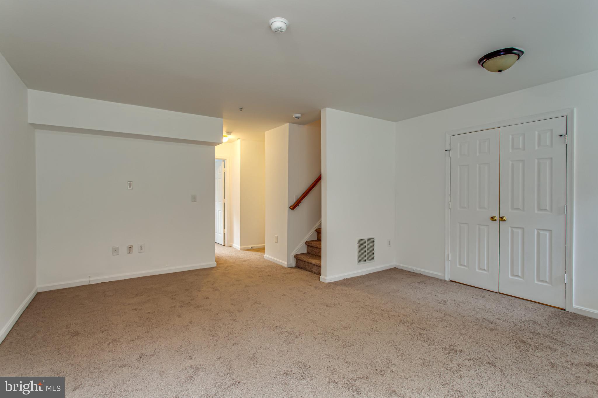 ASPEN WOODS - Residential