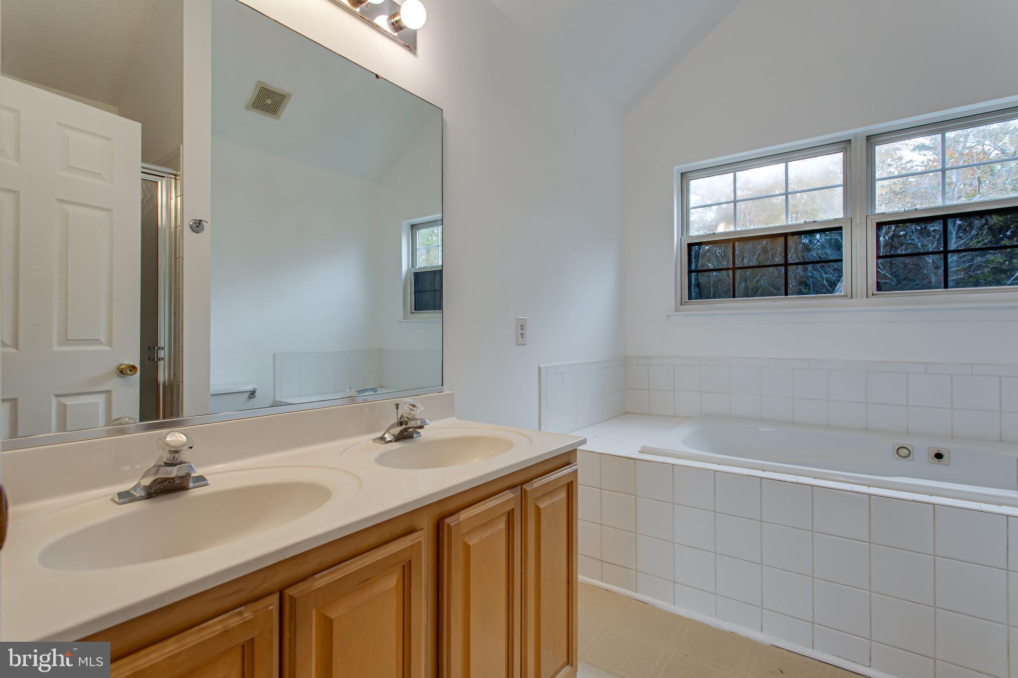 ASPEN WOODS - Residential