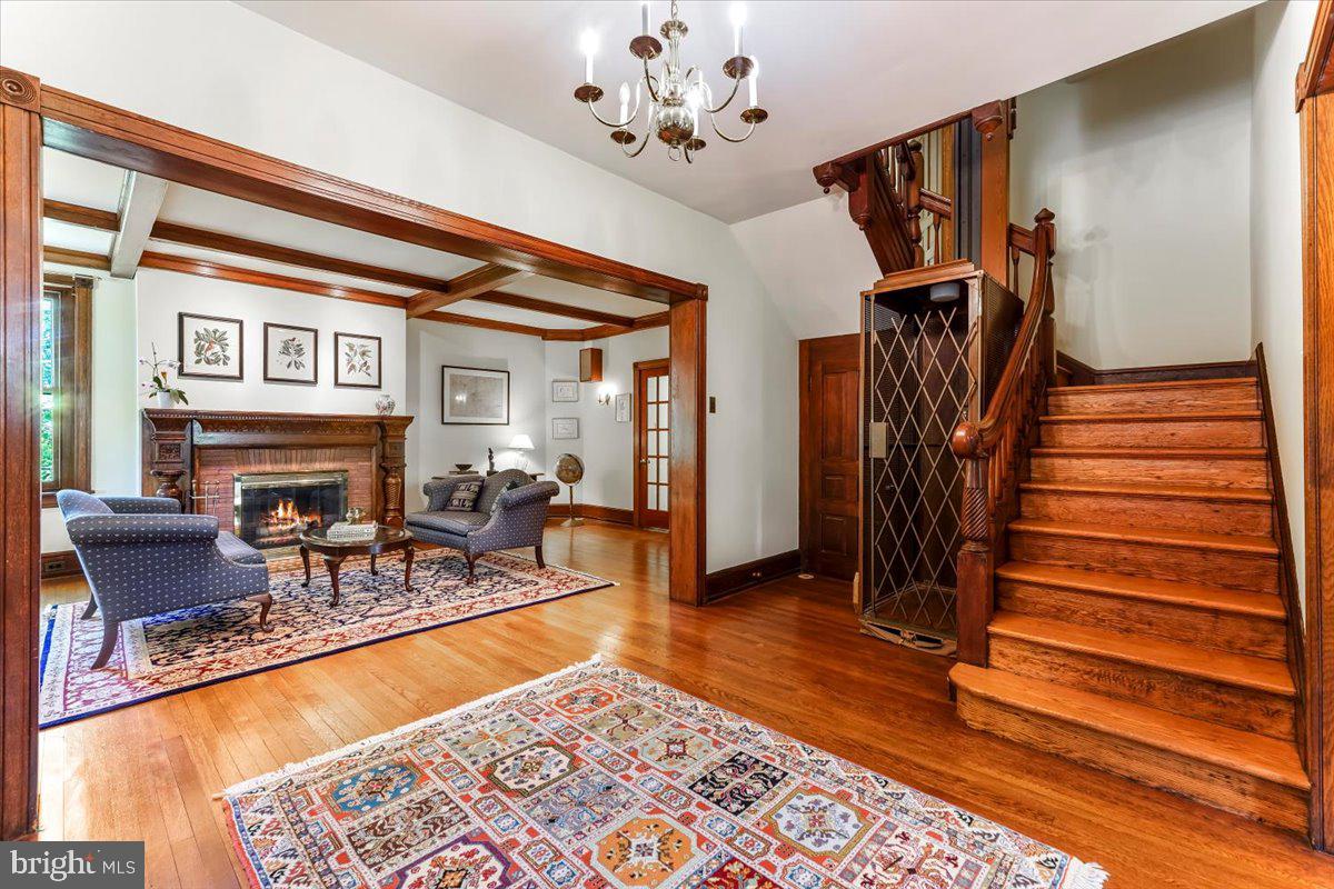 SOUTH WAYNE - Residential