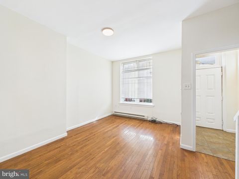 Townhouse For Sale - 1519 N Bouvier Street<br/> PHILADELPHIA, PA 19121