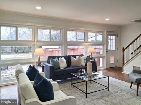 Photo of 1702 Veirs Mill Road, ROCKVILLE, MD 20851 (MLS # MDMC2197120)