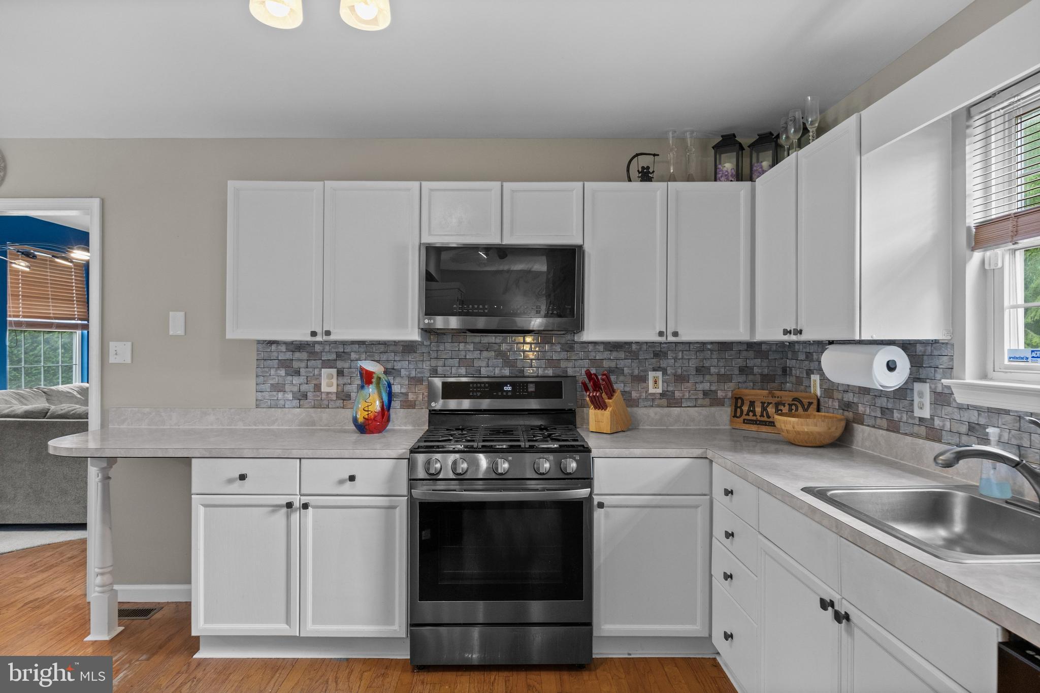 257 RAMBLEWOOD PARKWAY